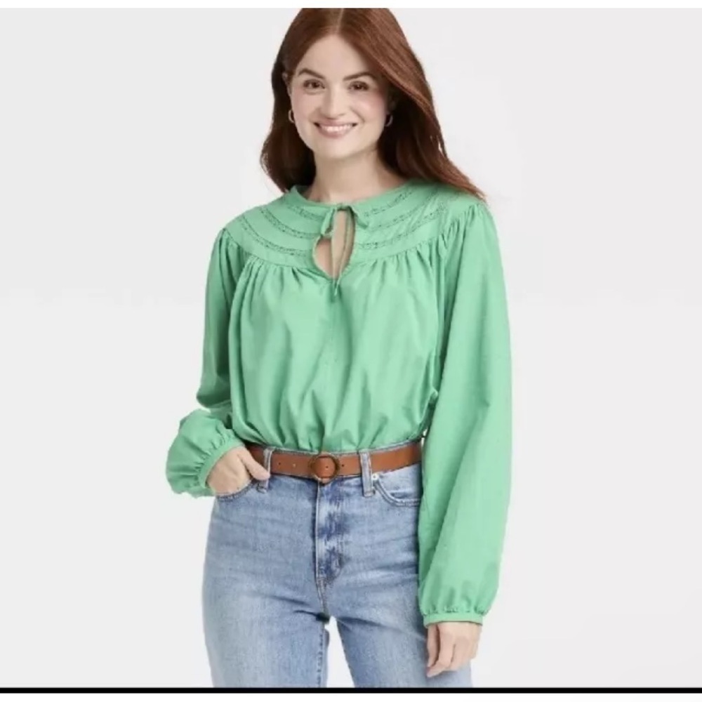 Universal Thread Long Sleeve Tie-Front Blouse Green Women's Size Medium
